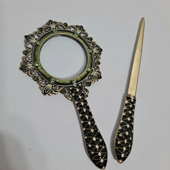 Vintage Magnifying Glass & Letter Opener Set Black & Green Stones EUC - Picture 3 of 4